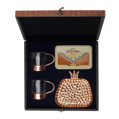 باکس چوبی شکوه آیین(فنجان مس+بشقاب مس+4 لوز کوچک)